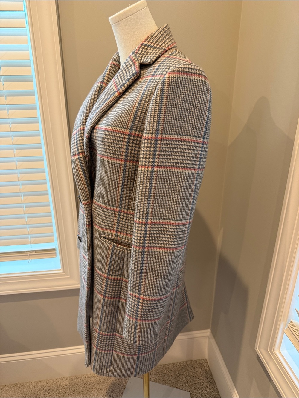 Sézane Johnson coat US 4 - Double-Breasted Plaid Coat - Gray with Pink Accents - Picture 7 of 13